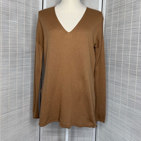 Babaton V-neck Camel Thin Knit Sweater Long Sleeve Tan Size S Wool Linen Blend - Picture 1 of 8